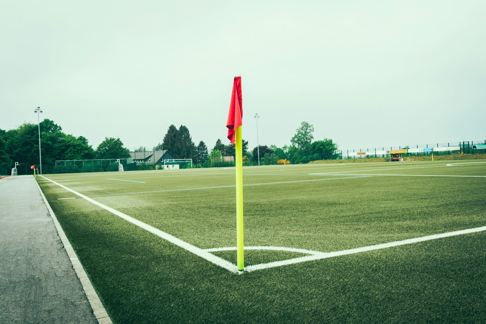 1：0！熊皇一剑封喉，穆帅红牌加身无缘伯纳乌，皇马复仇本菲卡（封面配图）